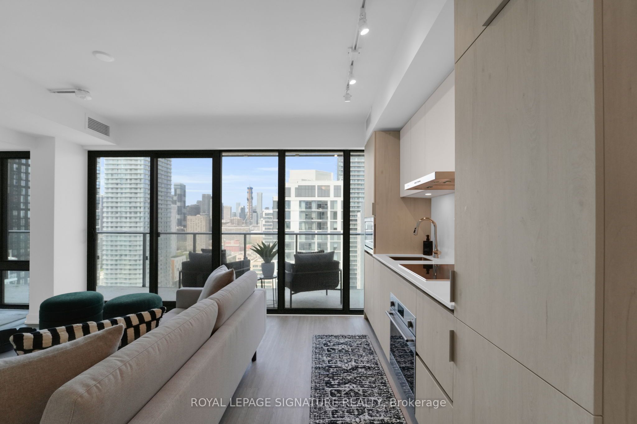47 Mutual Street 3204, Toronto, ON M5B 0C6 photo 5