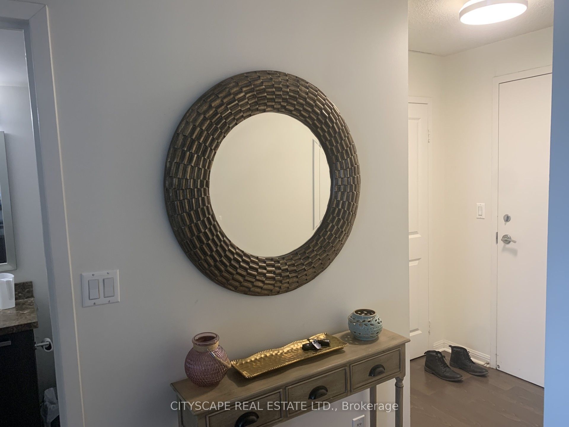 11 St Joseph Street 1210, Toronto, ON M4Y 1J8 photo 2