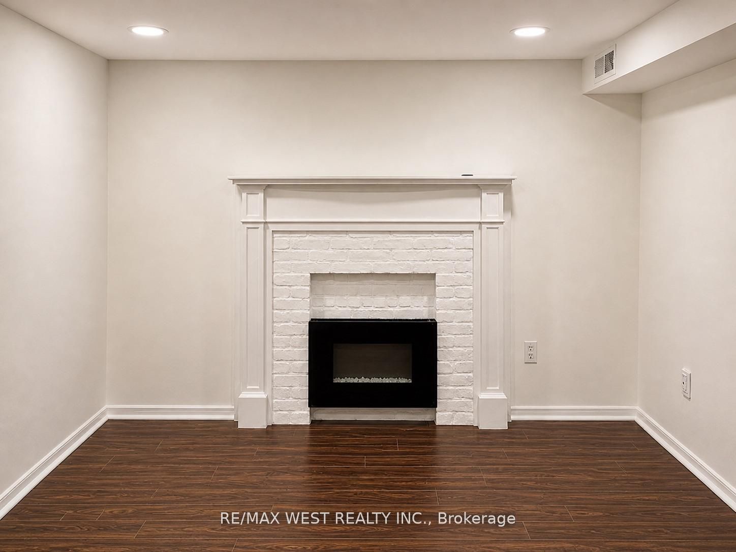 84 Mackenzie Crescent Basement, Toronto, ON M6J 1T3 photo 3