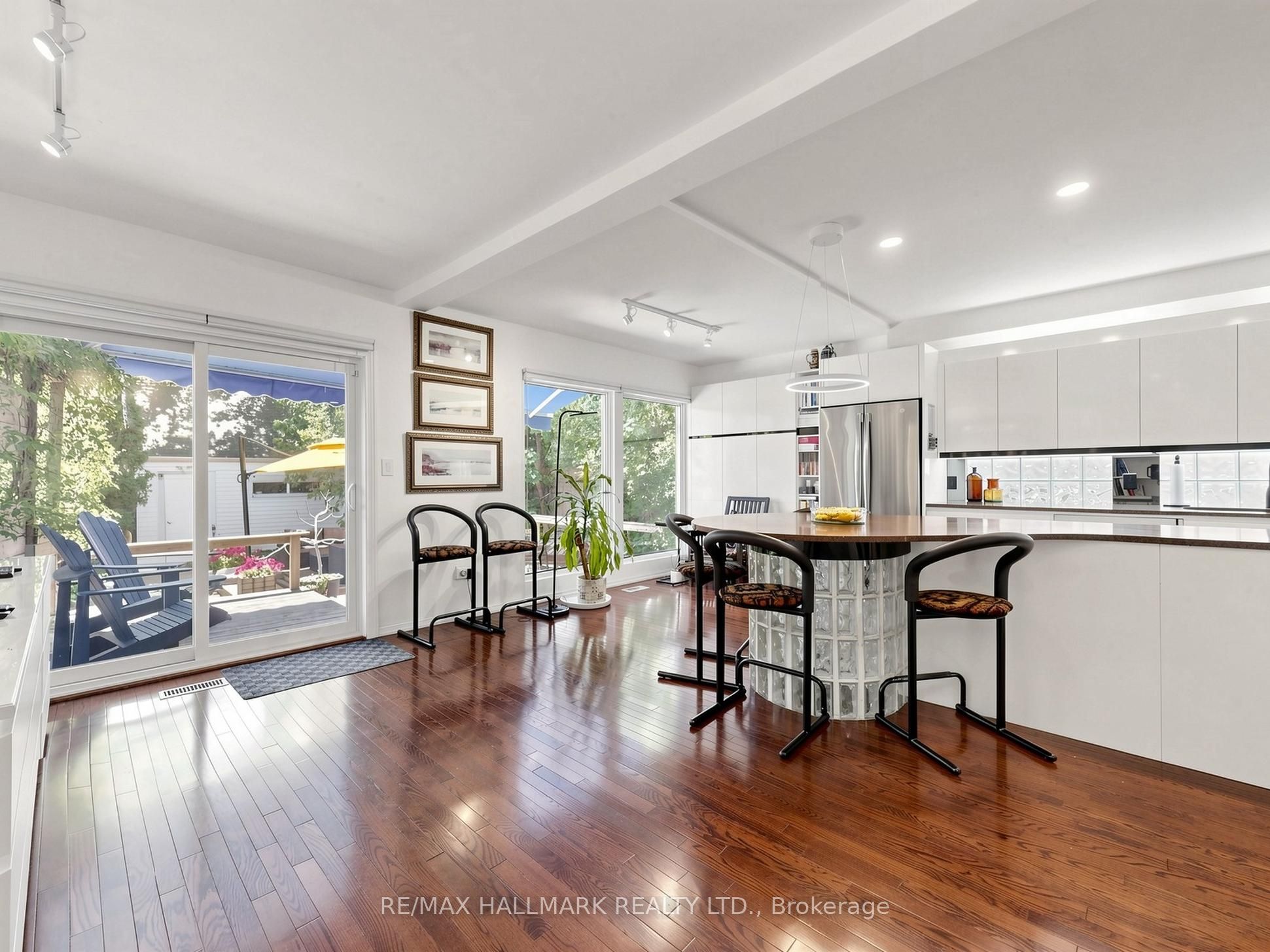 63 St Clements Avenue, Toronto, ON M4R 1H1 photo 4