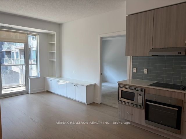 7 Kenaston Gardens 229, Toronto, ON M2K 1G7 photo 2