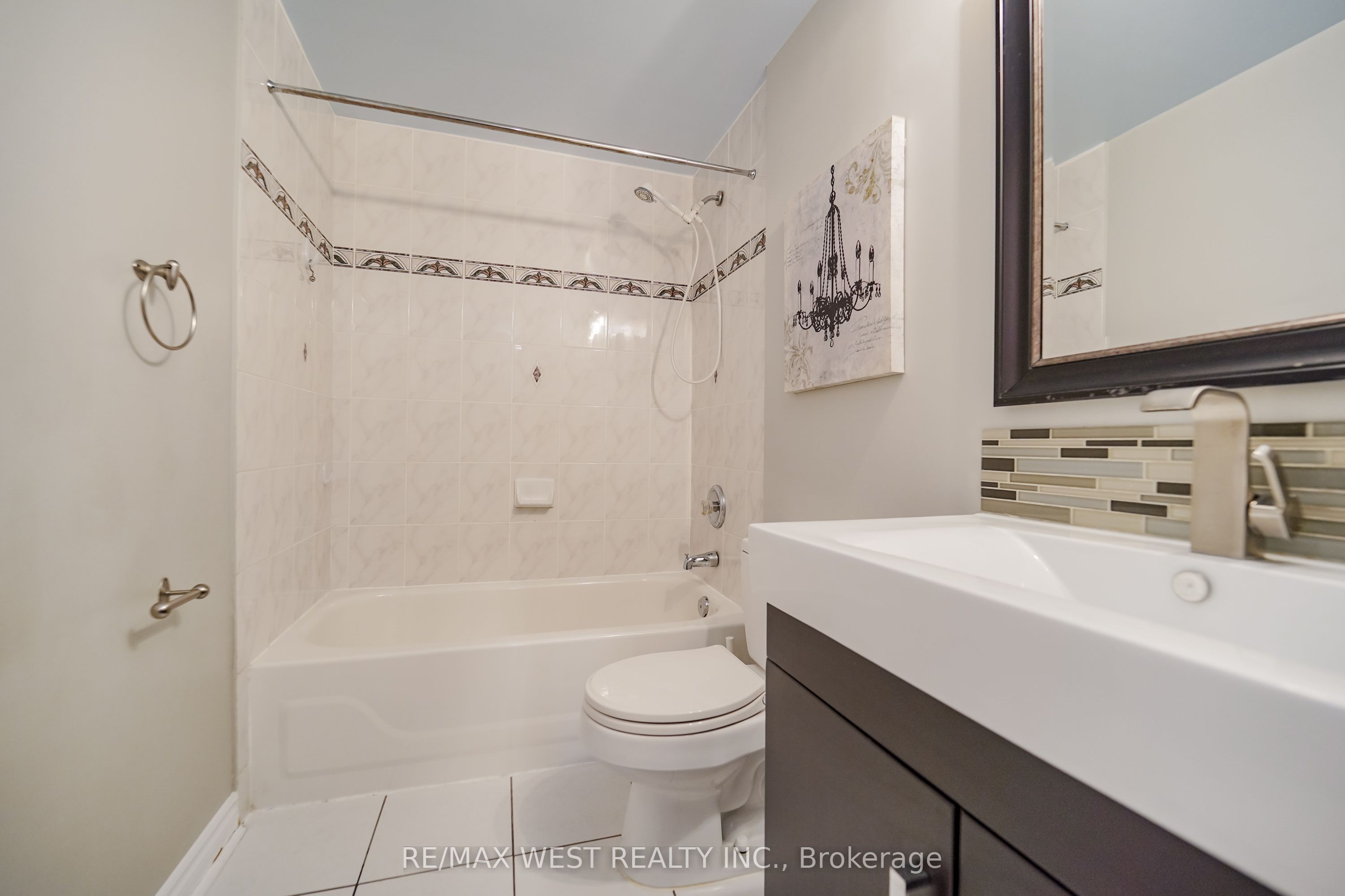 757 Sheppard Avenue W 11, Toronto, ON M3H 2S9 photo 4