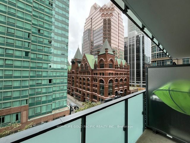 25 Richmond Street E 611, Toronto, ON M5C 0A6 photo 2