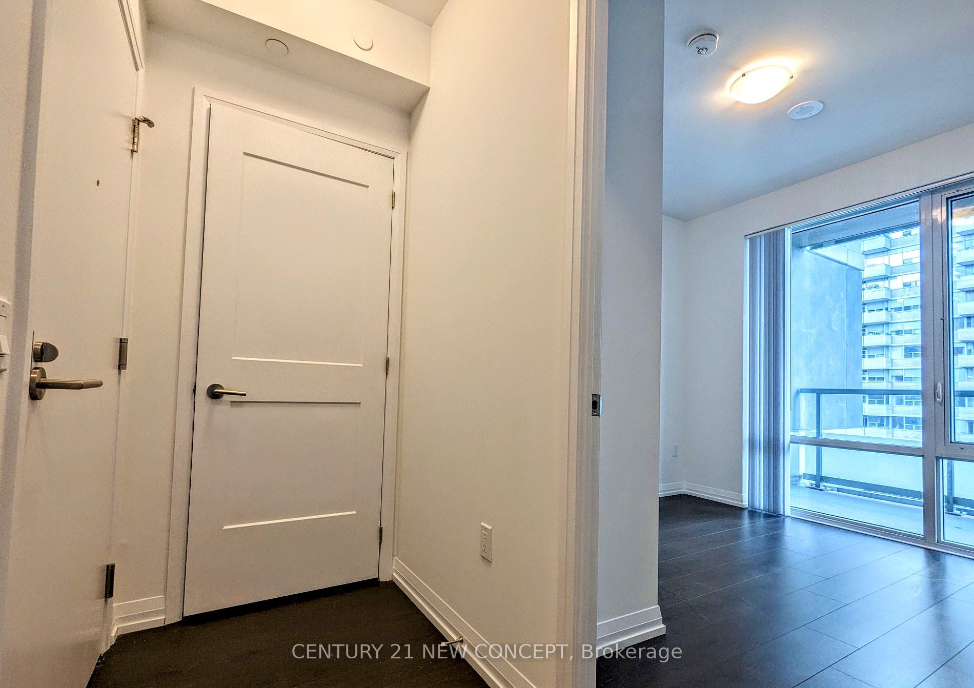 50 Dunfield Avenue 1820, Toronto, ON M4S 0E4 photo 3