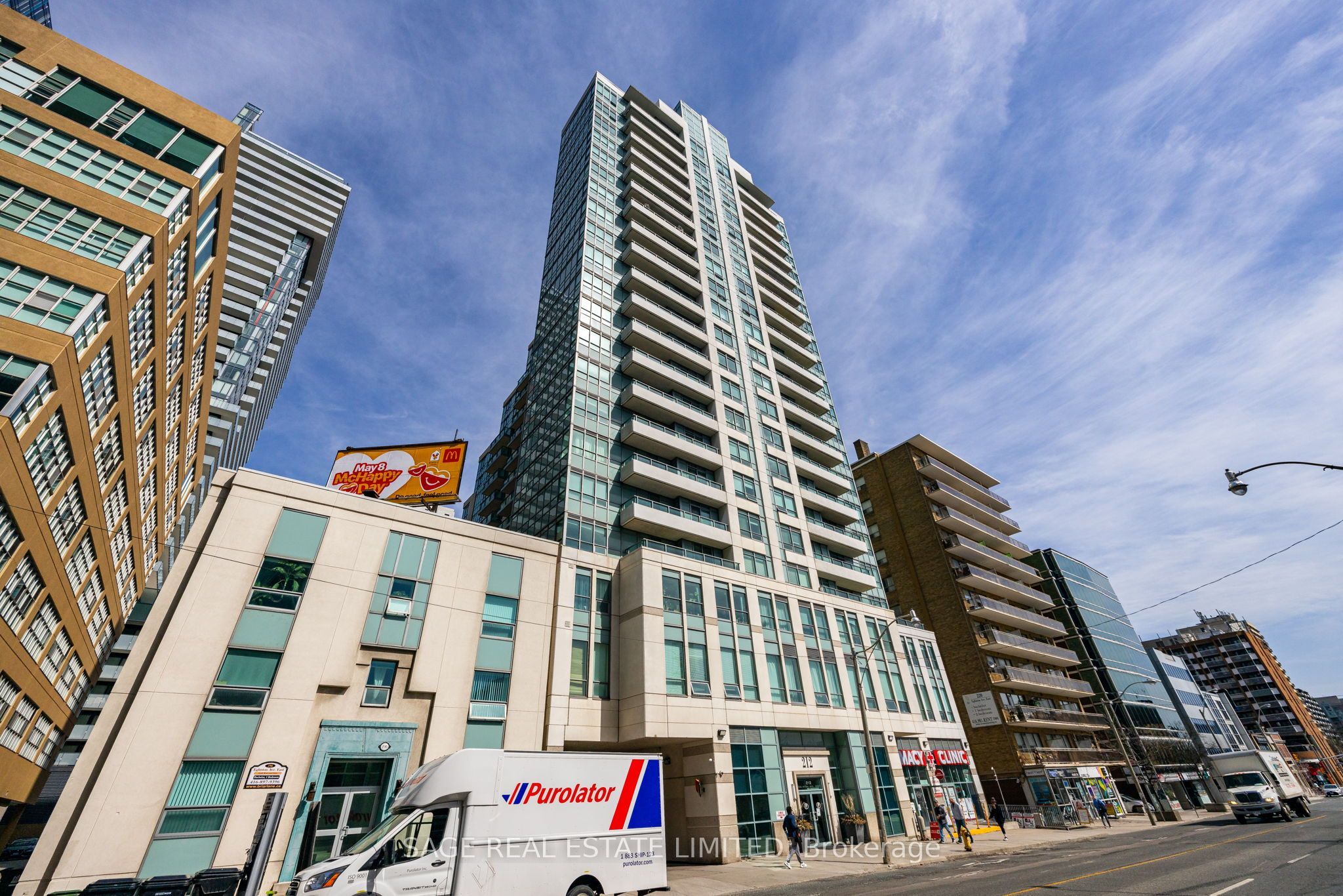 212 Eglinton Avenue E 205, Toronto, ON M4P 0A3 photo 2