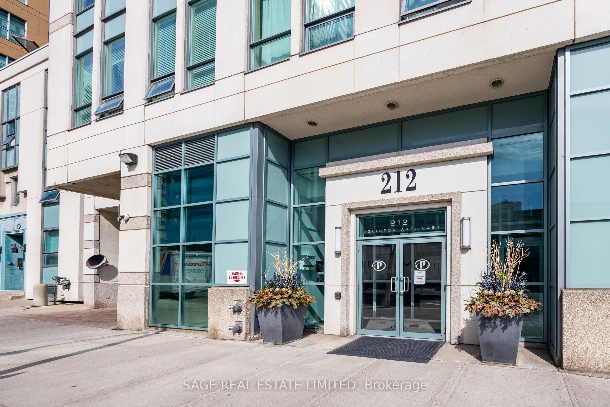 212 Eglinton Avenue E 205, Toronto, ON M4P 0A3 photo 3