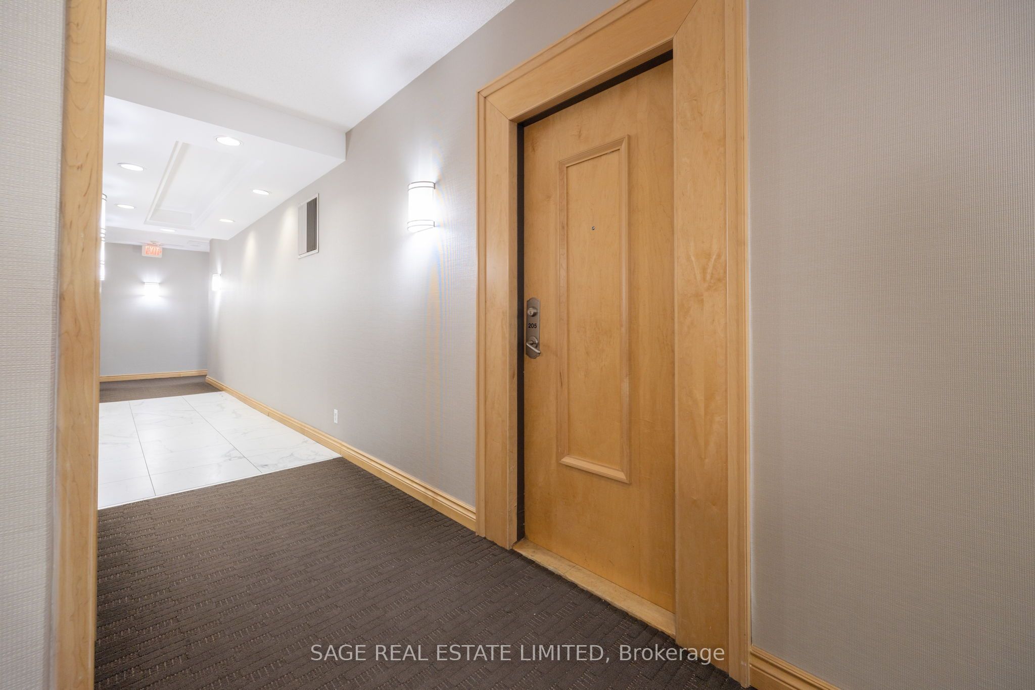 212 Eglinton Avenue E 205, Toronto, ON M4P 0A3 photo 4