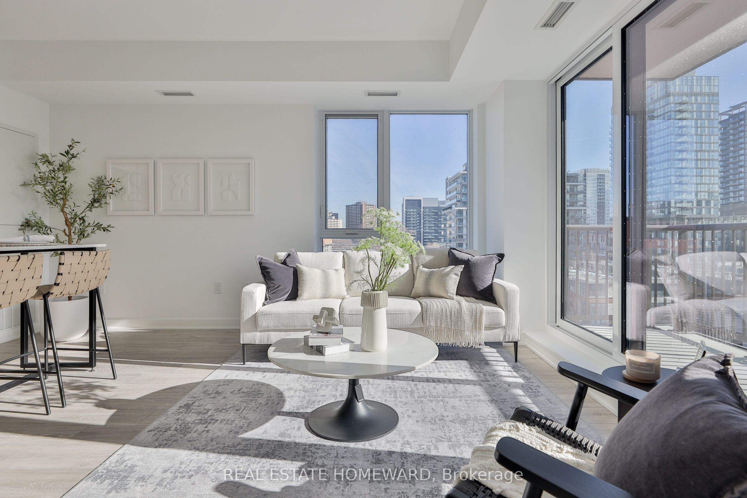10 Oak Street 1703, Toronto, ON M5A 0Z1 photo 2