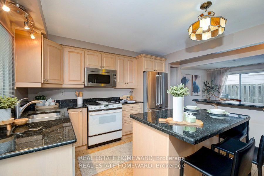 10 Oak Street 1703, Toronto, ON M5A 0Z1 photo 5