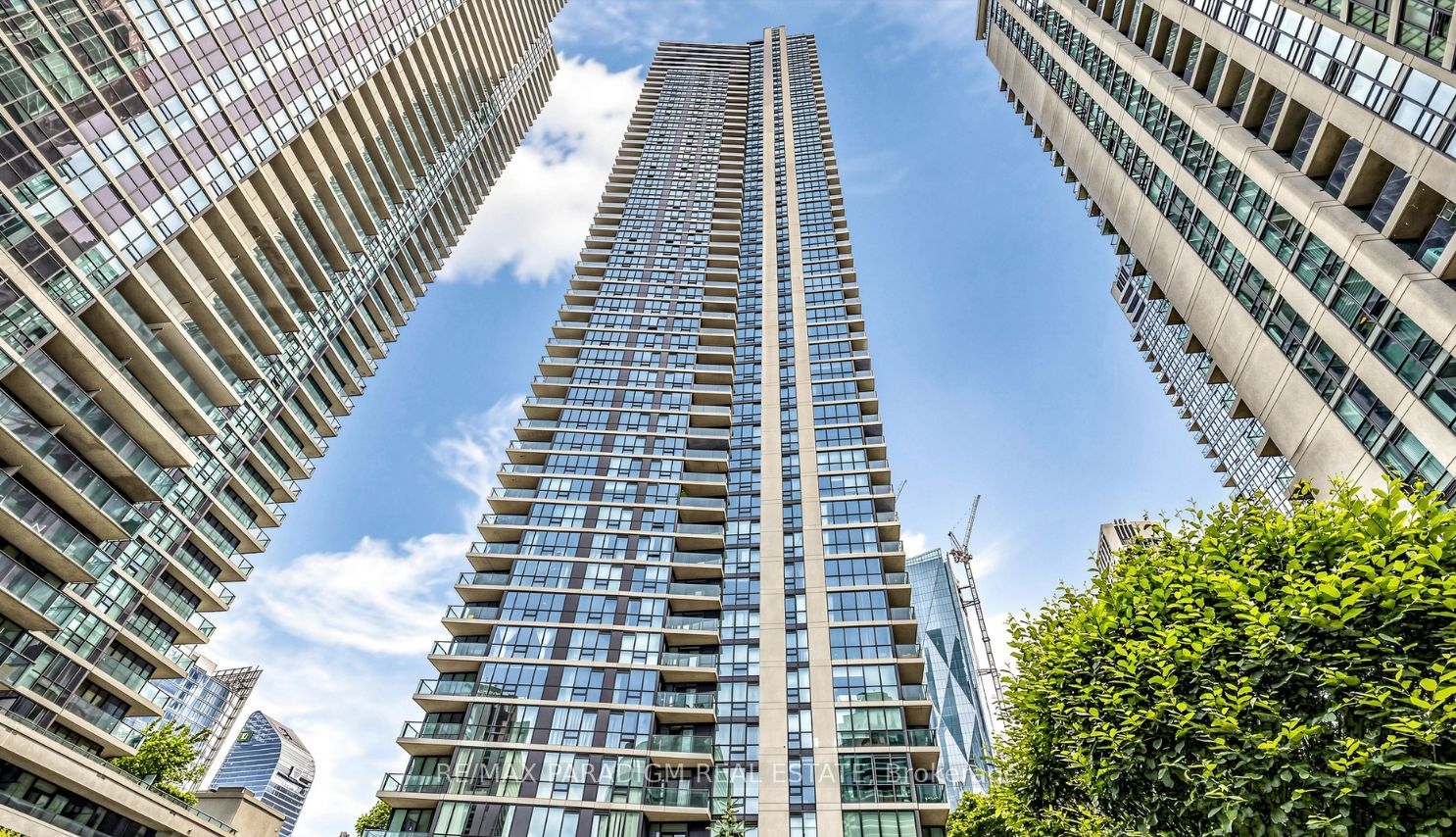 18 Harbour Street 1701, Toronto, ON M5J 2Z6