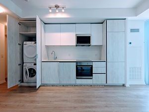 8 Widmer Street 2101, Toronto, ON M5V 0W6 photo 2