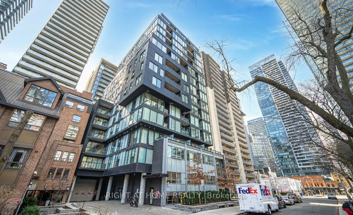 17 Dundonald Street 403, Toronto, ON M4Y 0E4