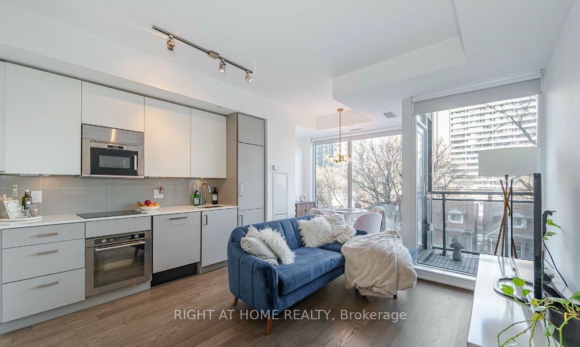 17 Dundonald Street 403, Toronto, ON M4Y 0E4 photo 5
