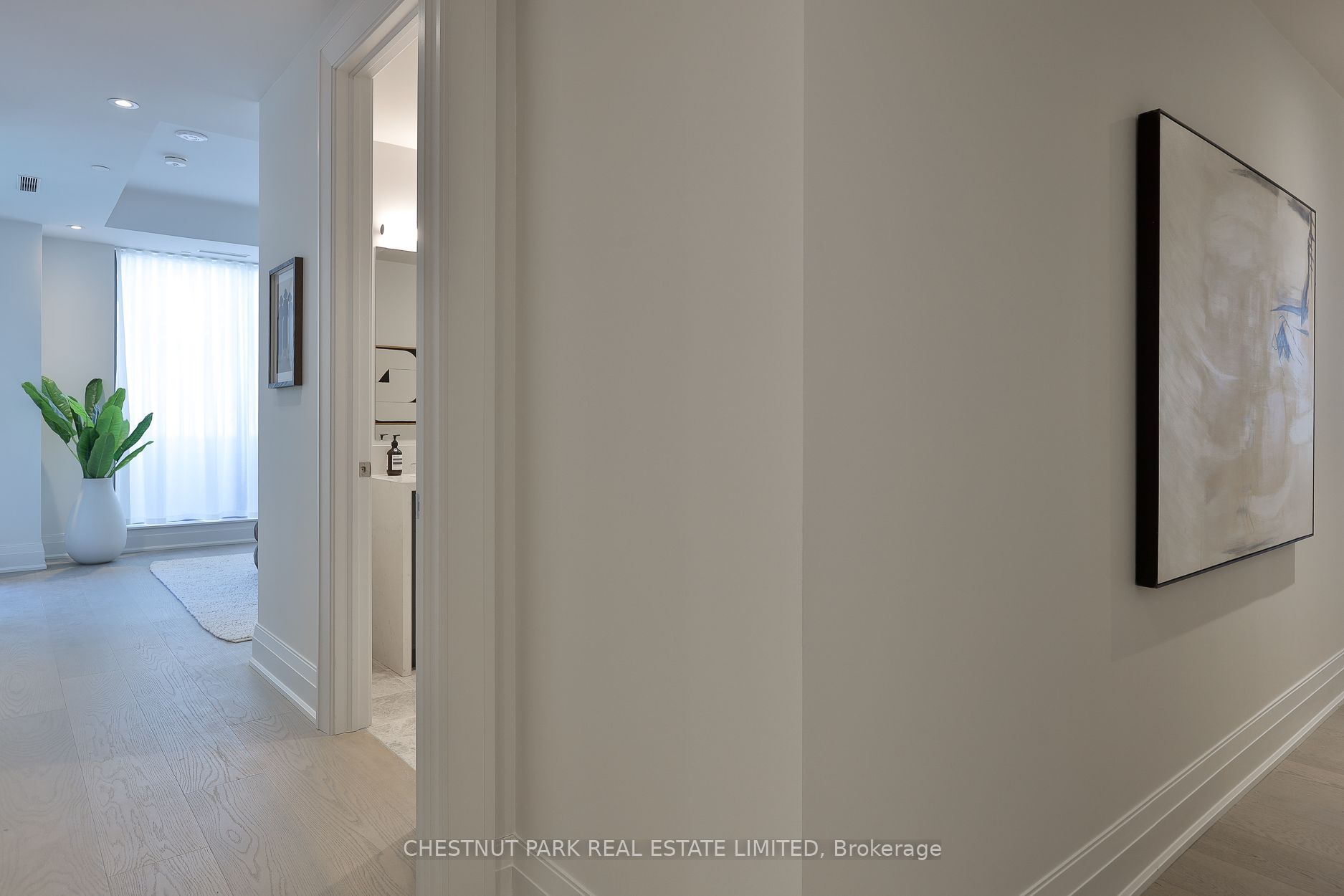 10 Prince Arthur Avenue 404, Toronto, ON M5R 1A9 photo 4