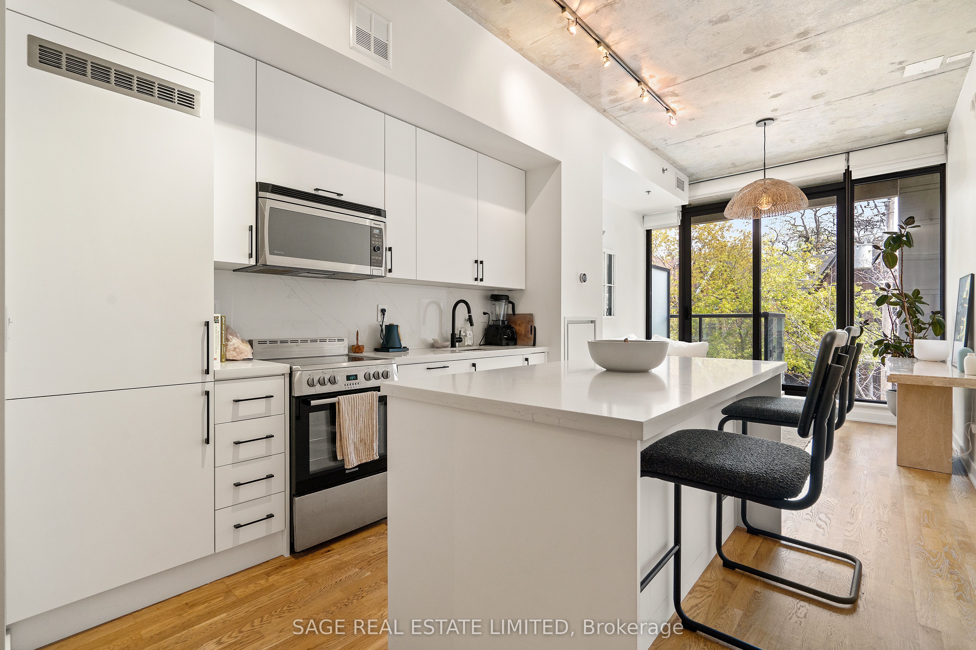 8 Dovercourt Road 216, Toronto, ON M6J 0B6 photo 4