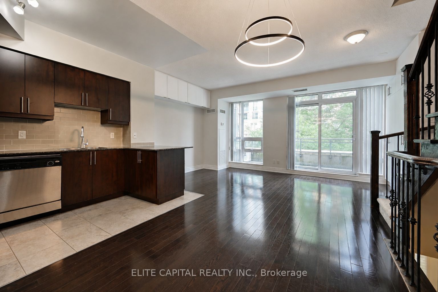 31 Olive Avenue 203, Toronto, ON M2N 4N4 photo 3
