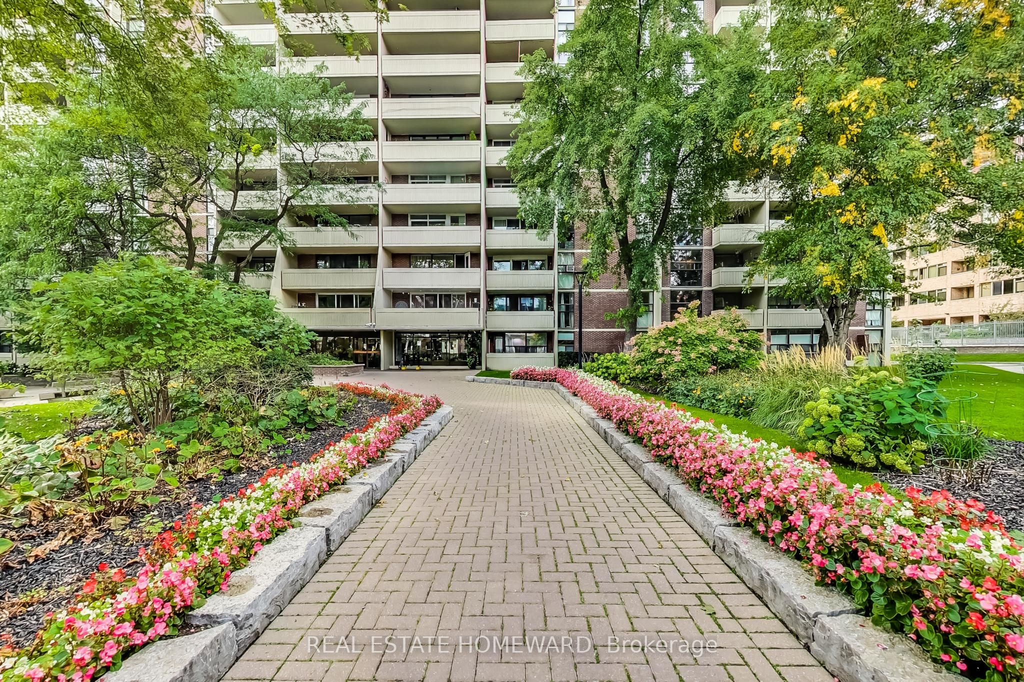 40 Homewood Avenue 707, Toronto, ON M4Y 2K2 photo 2