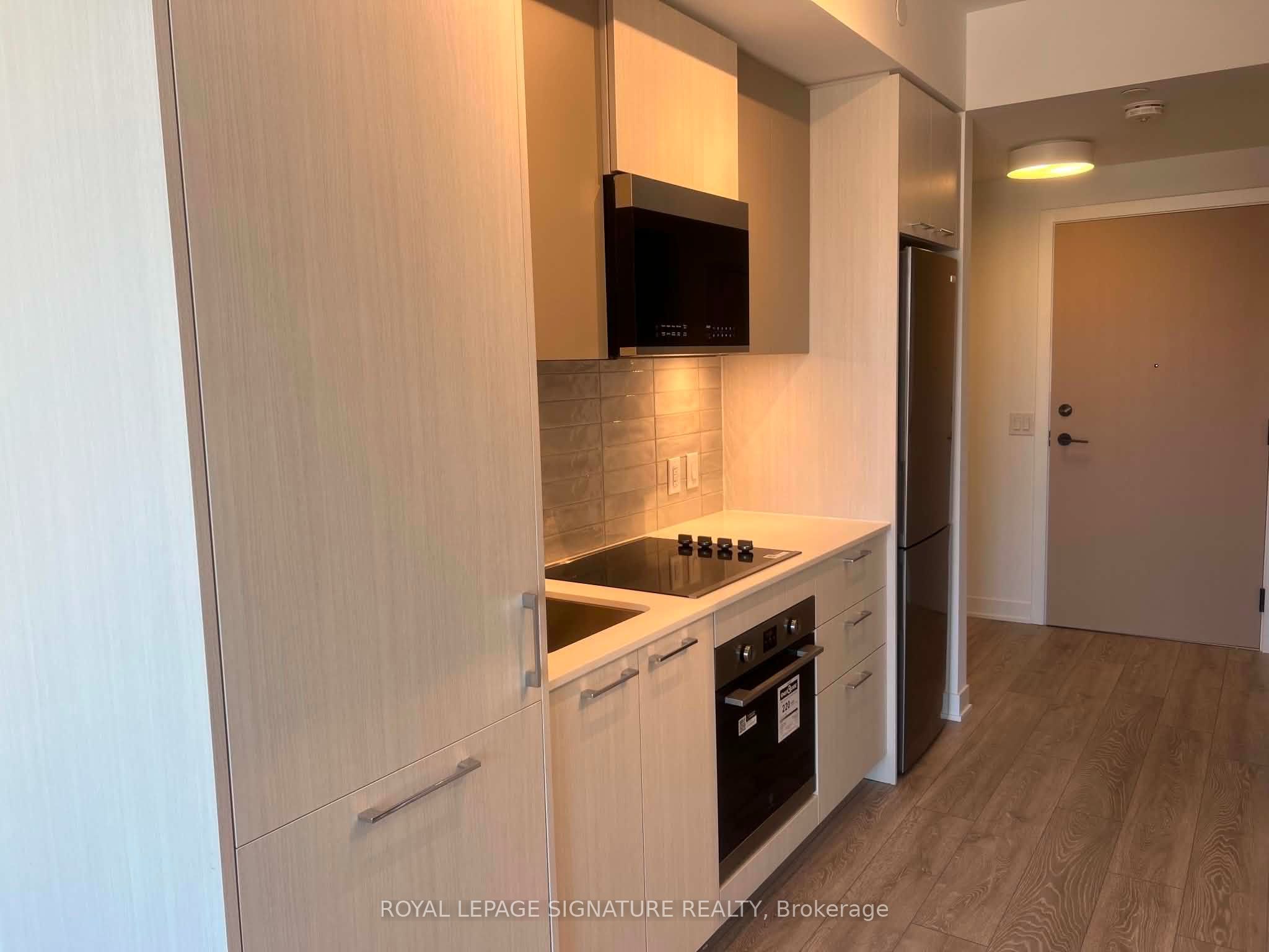 10 Oak Street 409, Toronto, ON M5A 0Z1 photo 3