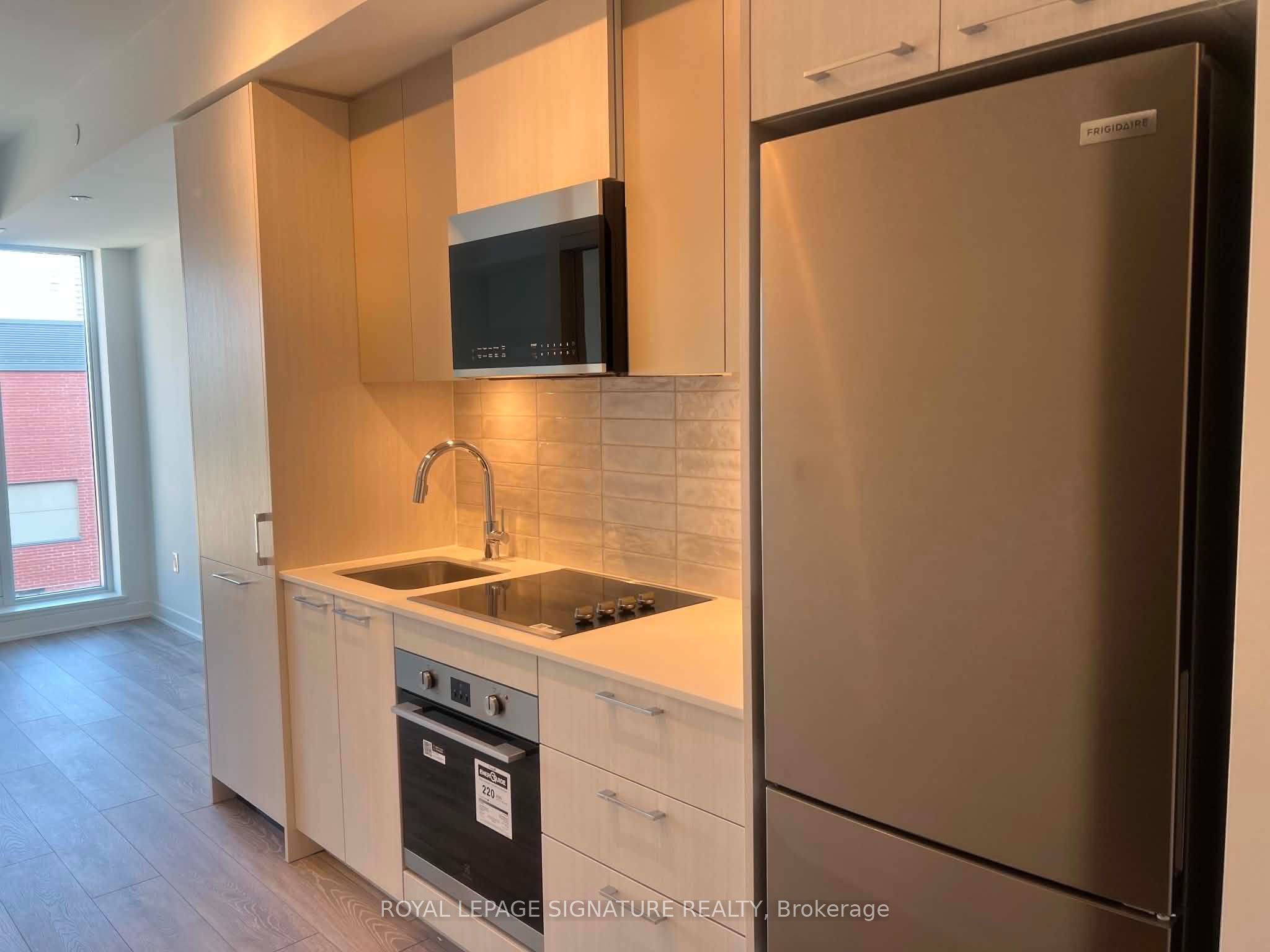 10 Oak Street 409, Toronto, ON M5A 0Z1 photo 4