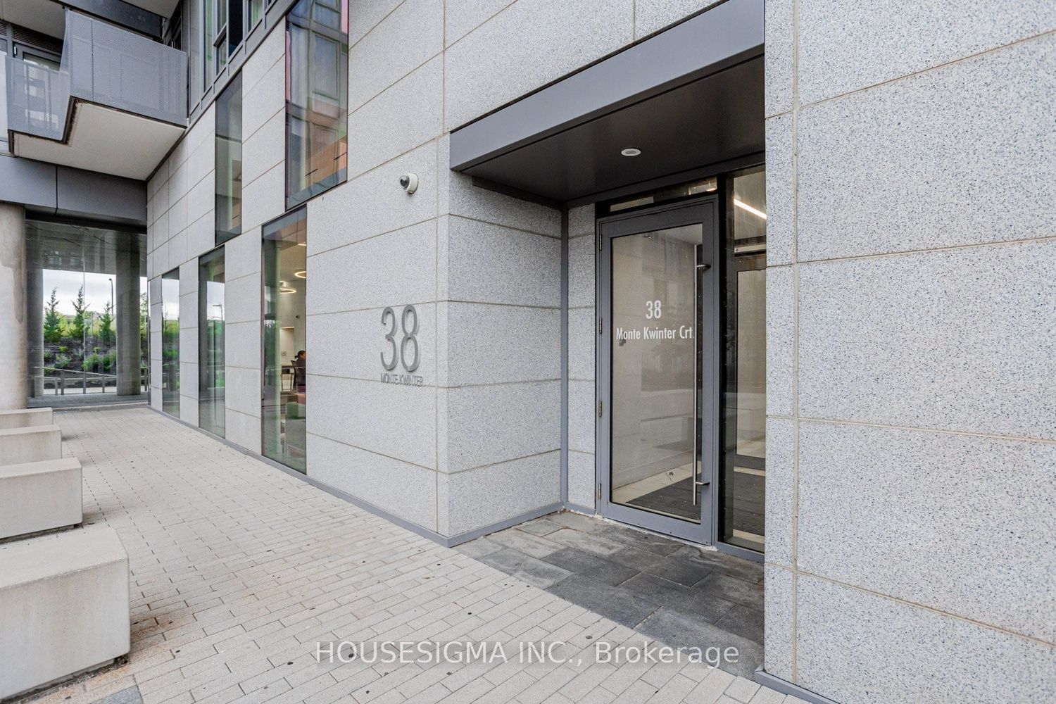 38 Monte Kwinter Court 7, Toronto, ON M3H 0E2 photo 2