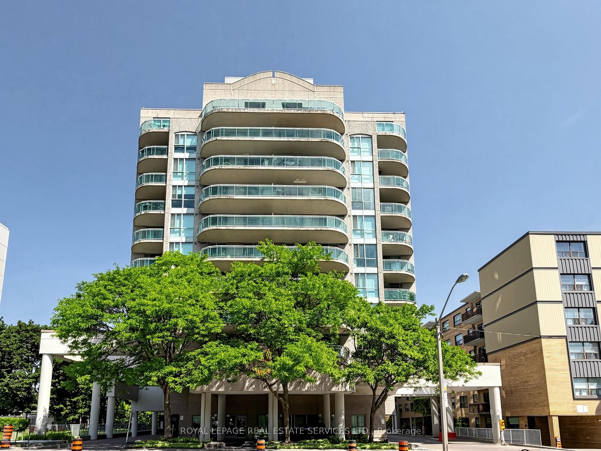 398 Eglinton Avenue 203, Toronto, ON M4P 3H8 photo 2