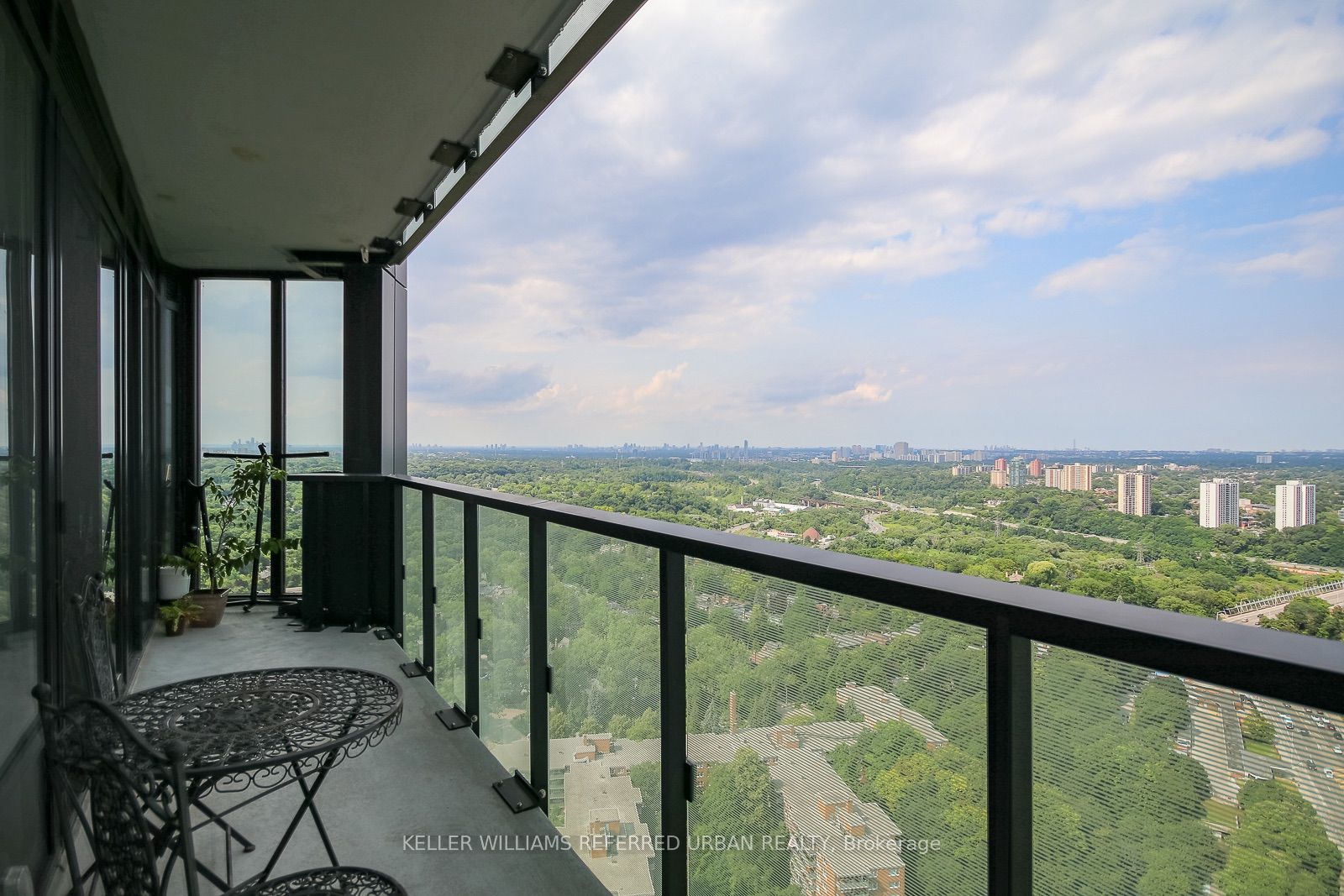 575 Bloor Street E 3503, Toronto, ON M4W 0B2 photo 5
