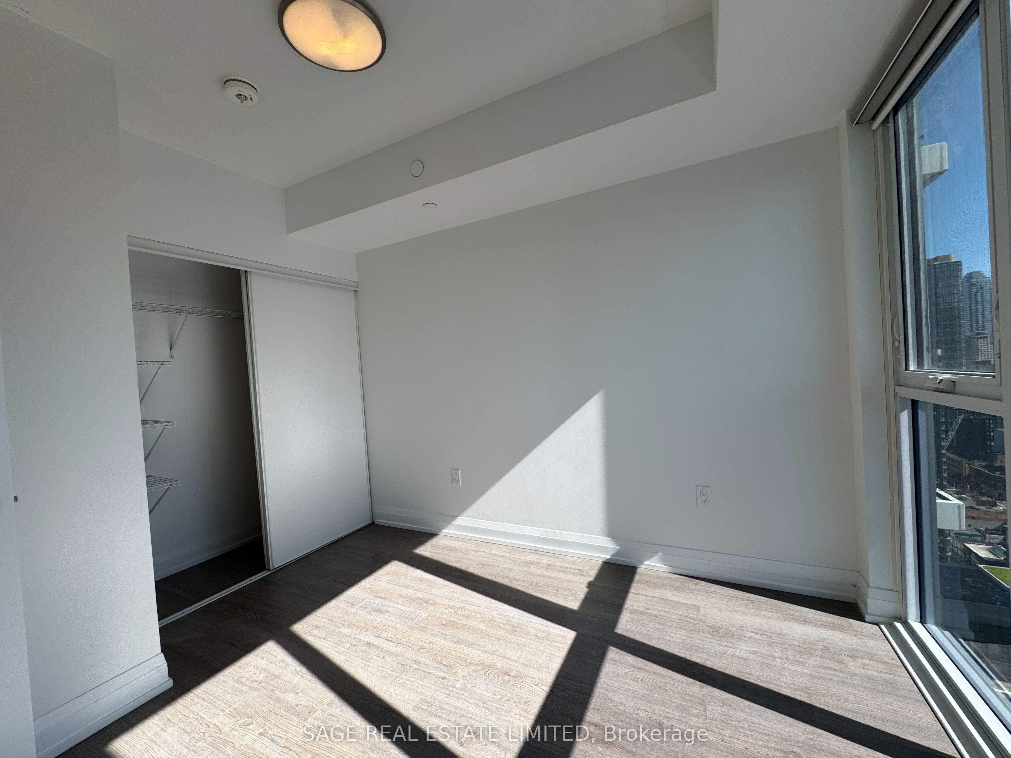 77 Mutual Street 3206, Toronto, ON M5B 0B9 photo 2