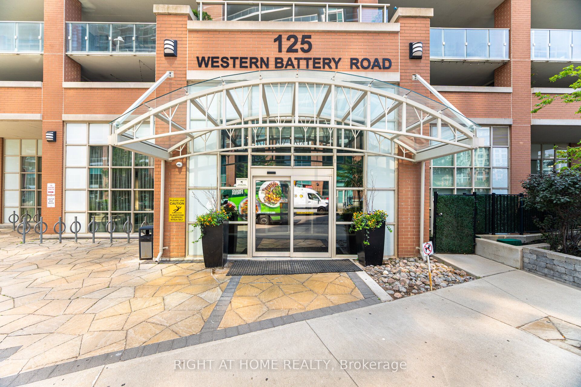 125 Western Battery Road 1112, Toronto, ON M6K 3R8 photo 2