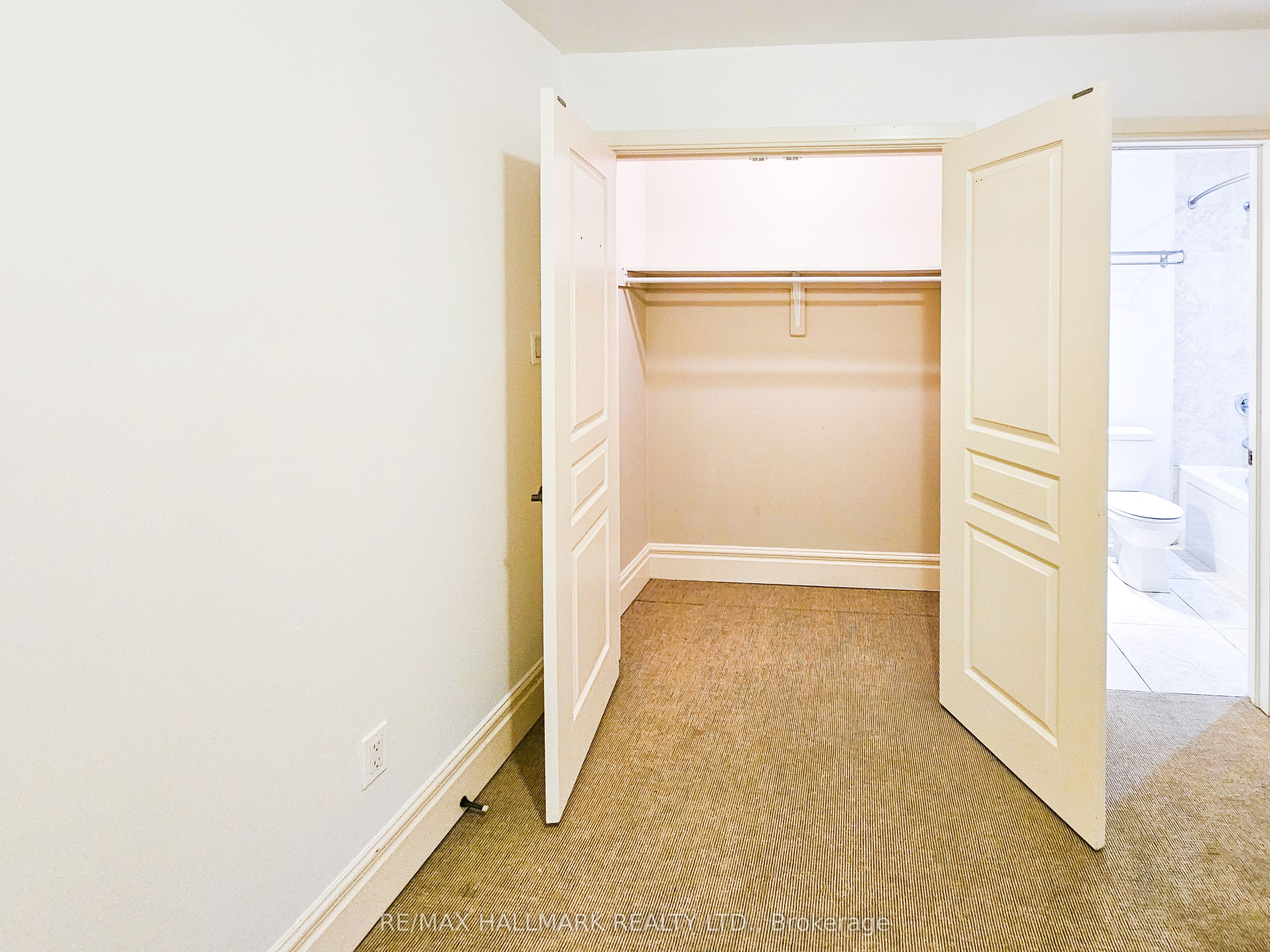 22 Roberta Drive Basement 2, Toronto, ON M6A 2J5 photo 4