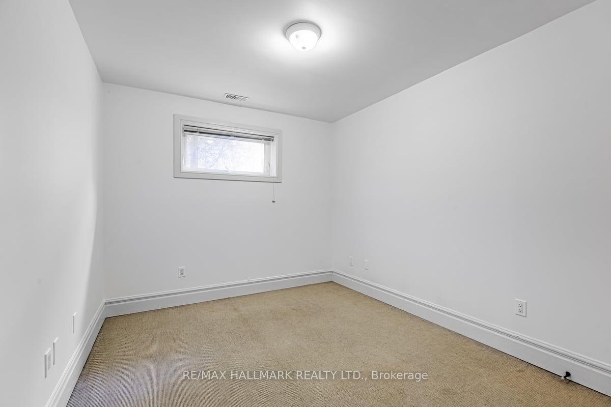 22 Roberta Drive Basement 2, Toronto, ON M6A 2J5 photo 5