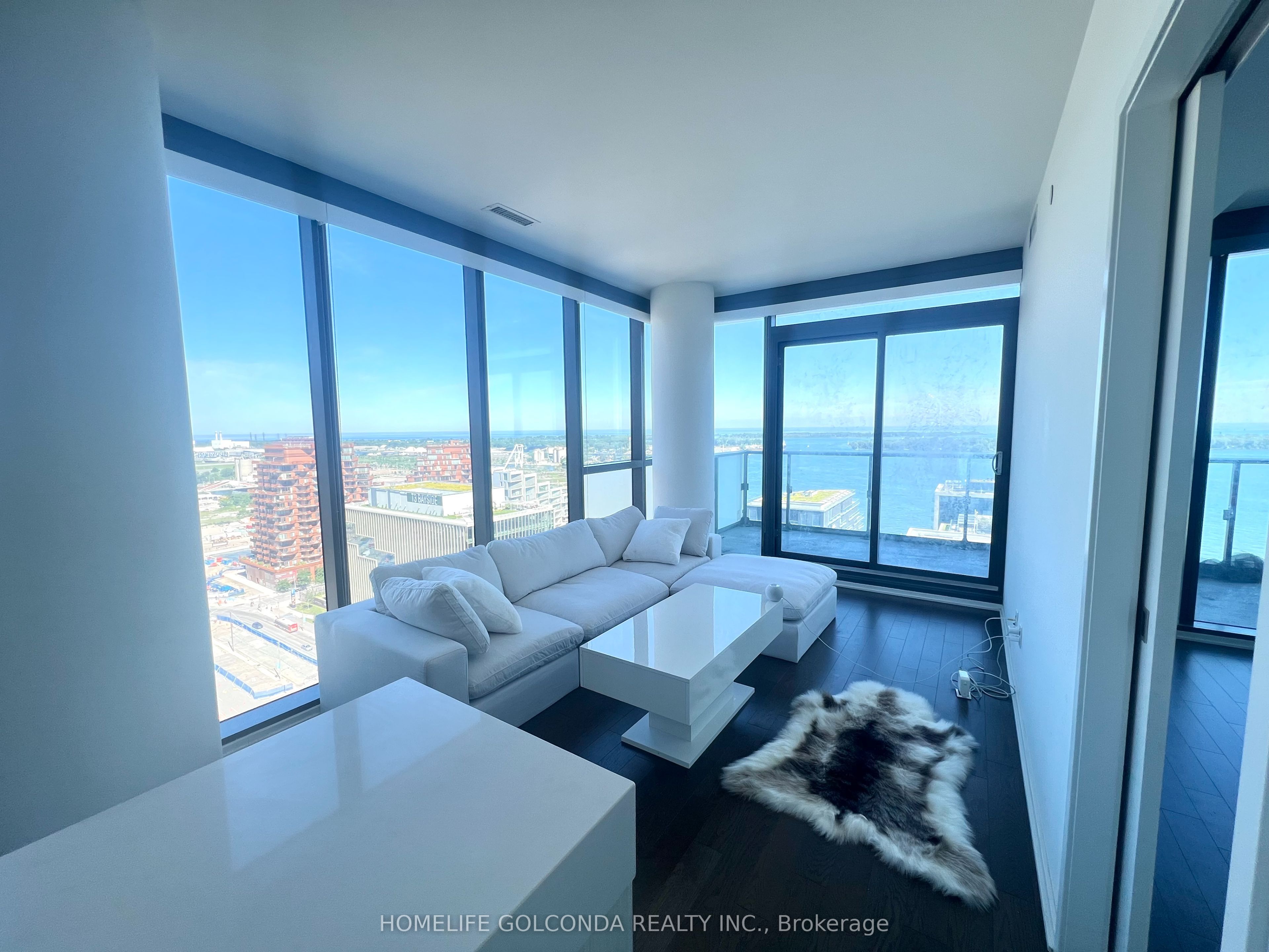 16 Bonnycastle Street 2108, Toronto, ON M5A 0C9 photo 3