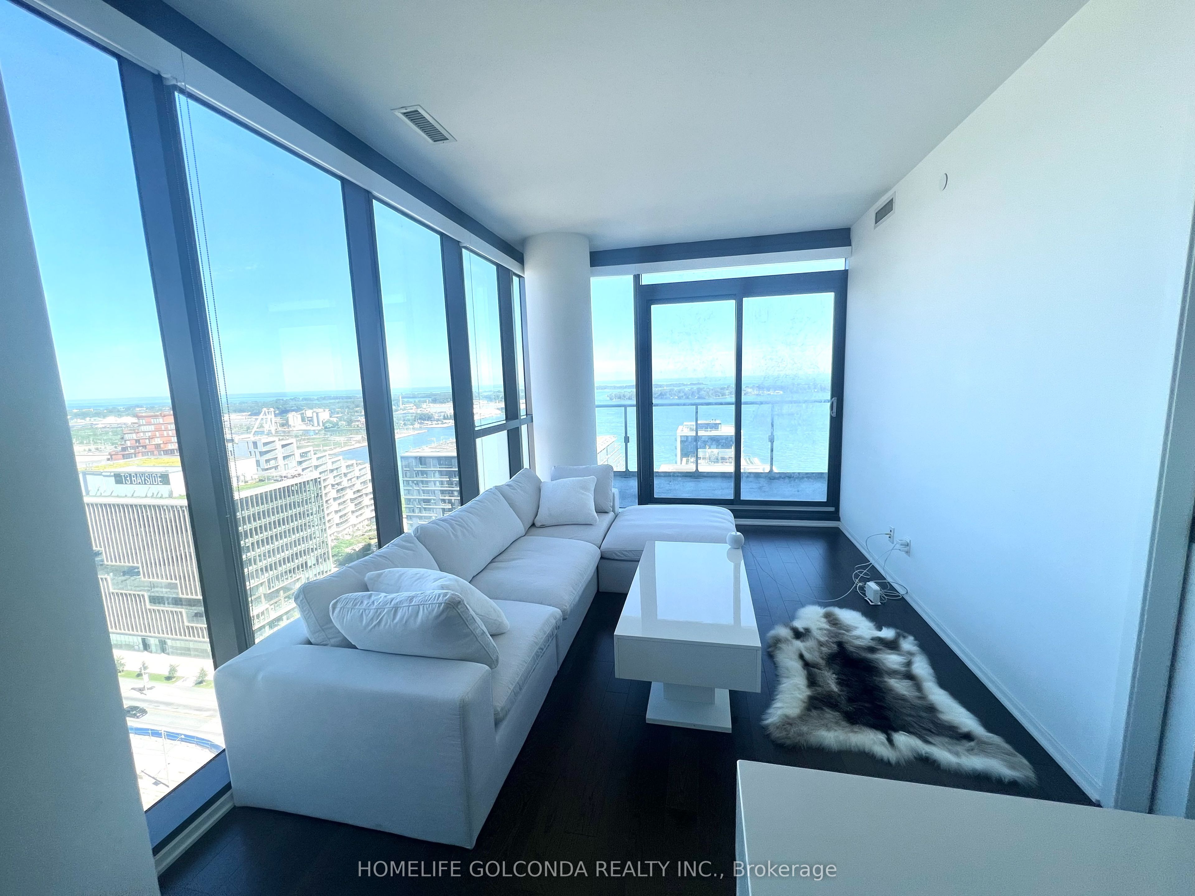 16 Bonnycastle Street 2108, Toronto, ON M5A 0C9 photo 4