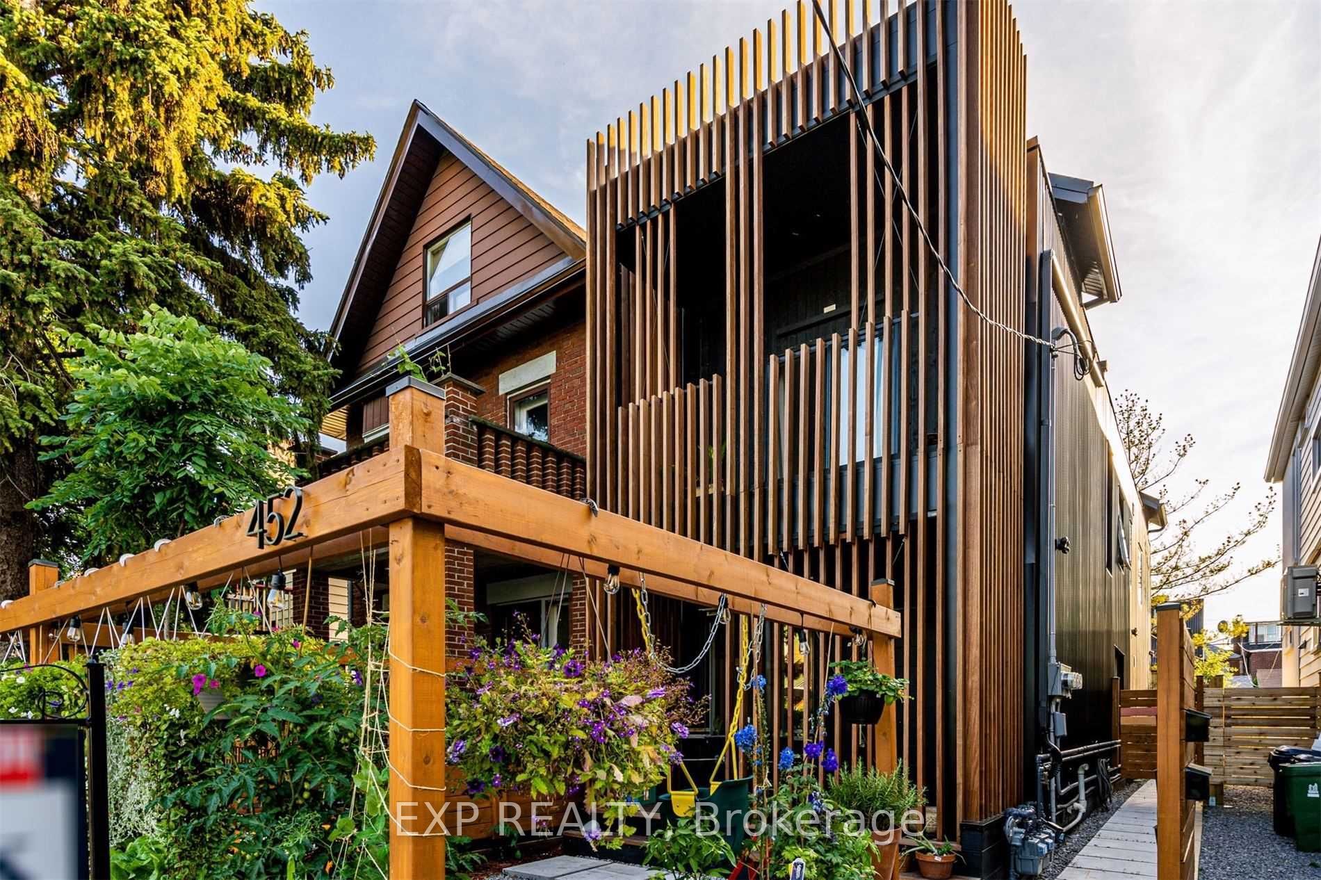 452 Montrose Avenue, Toronto, ON M6G 3H1 photo 2