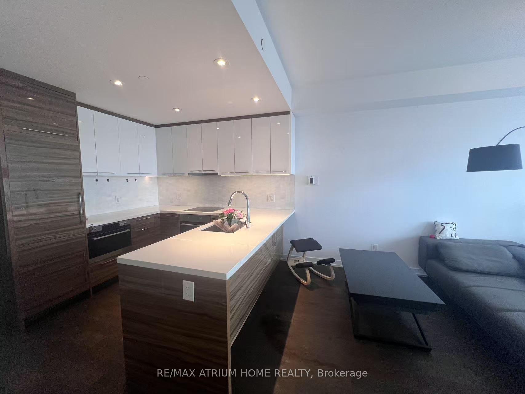 488 University Avenue 3606, Toronto, ON M5G 1V2 photo 3