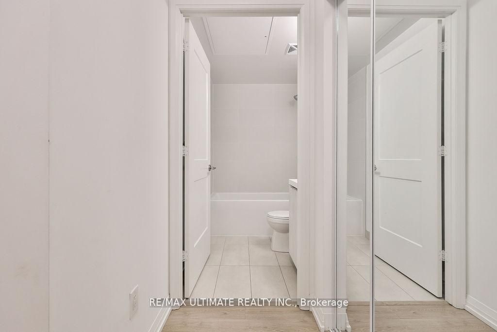 8 Widmer Street 515, Toronto, ON M5V 2E7 photo 5