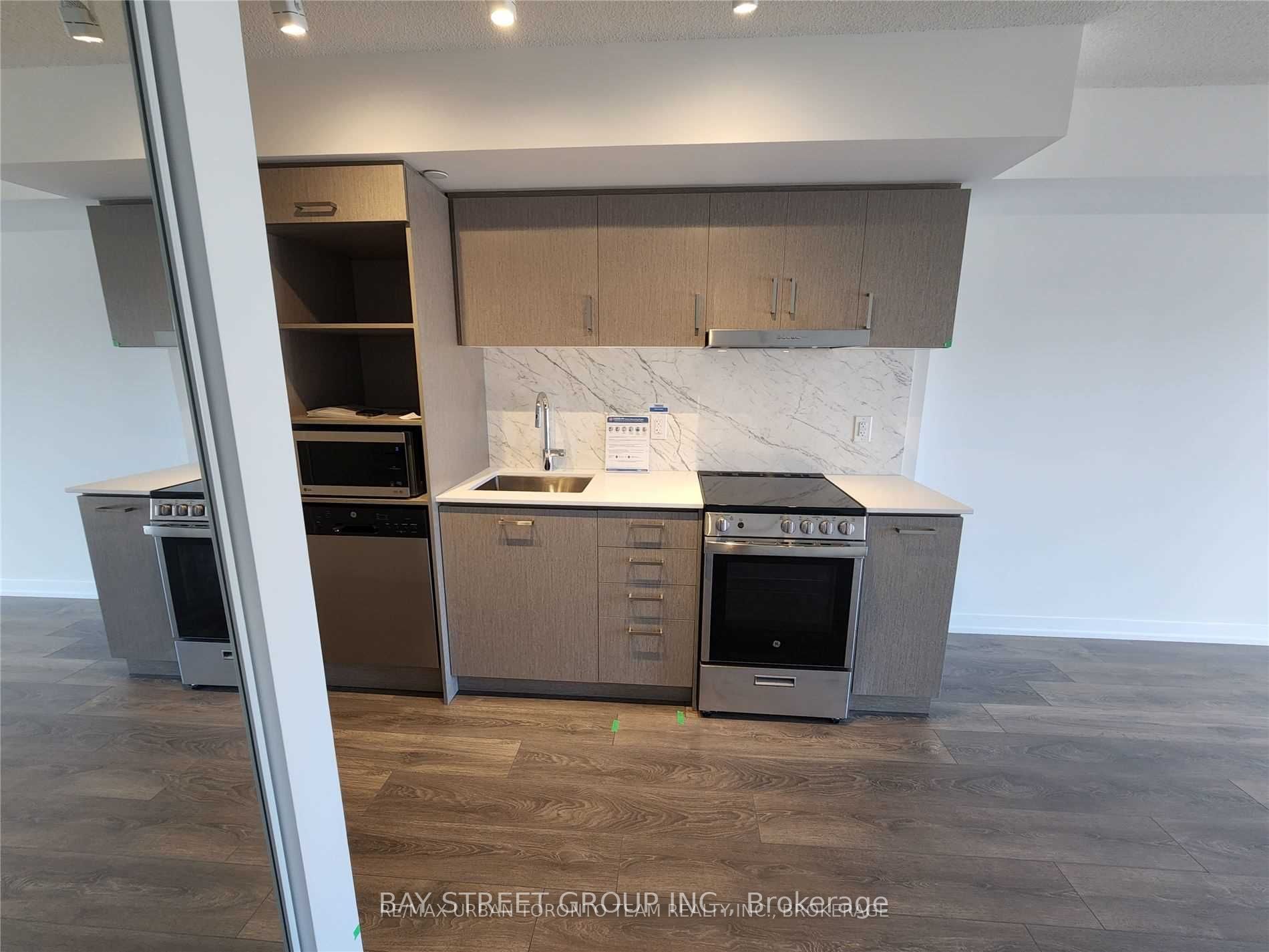 219 Dundas Street E 1010, Toronto, ON M5A 0V1 photo 5