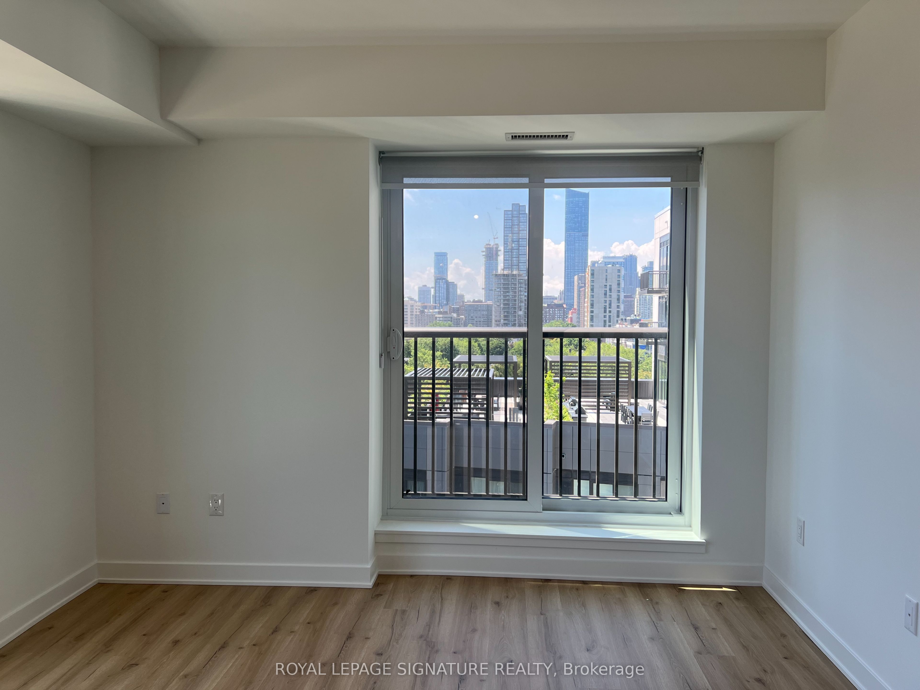 30 dreamers Way 931, Toronto, ON M5A 0Y7 photo 2