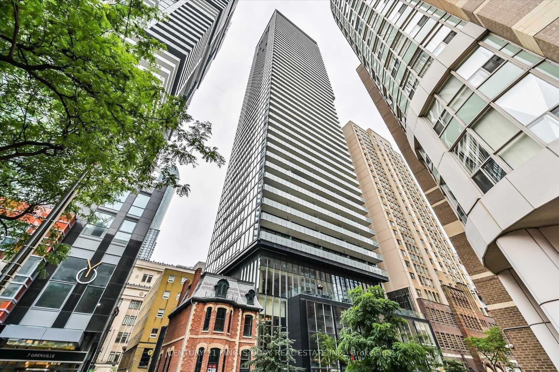 15 Grenville Street 3708, Toronto, ON M4Y 1A1