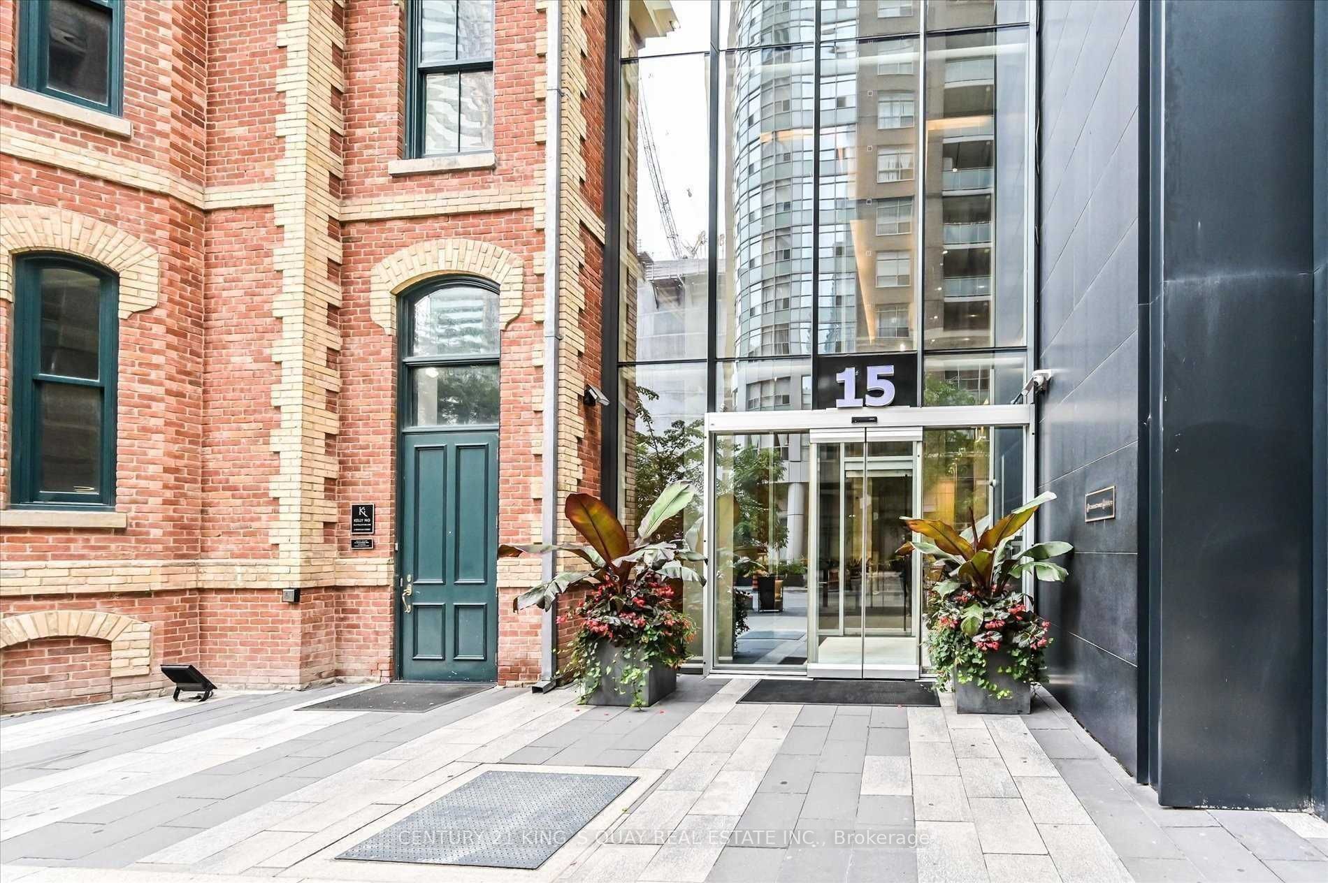 15 Grenville Street 3708, Toronto, ON M4Y 1A1 photo 3