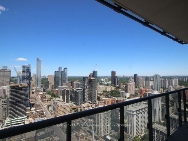 15 Grenville Street 3708, Toronto, ON M4Y 1A1 photo 4