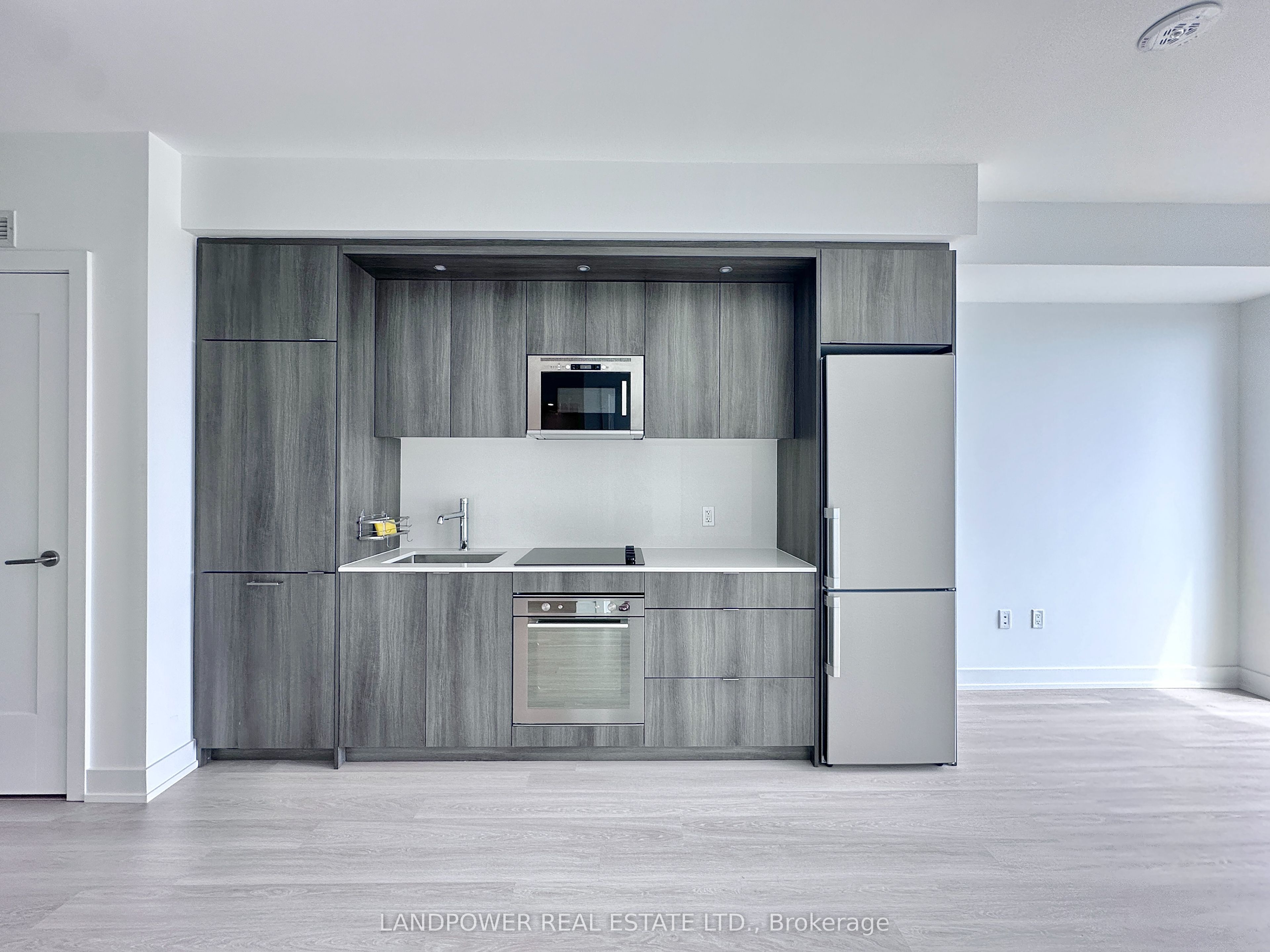 30 Inn On The Park Drive 4206, Toronto, ON M3C 0P7 photo 5