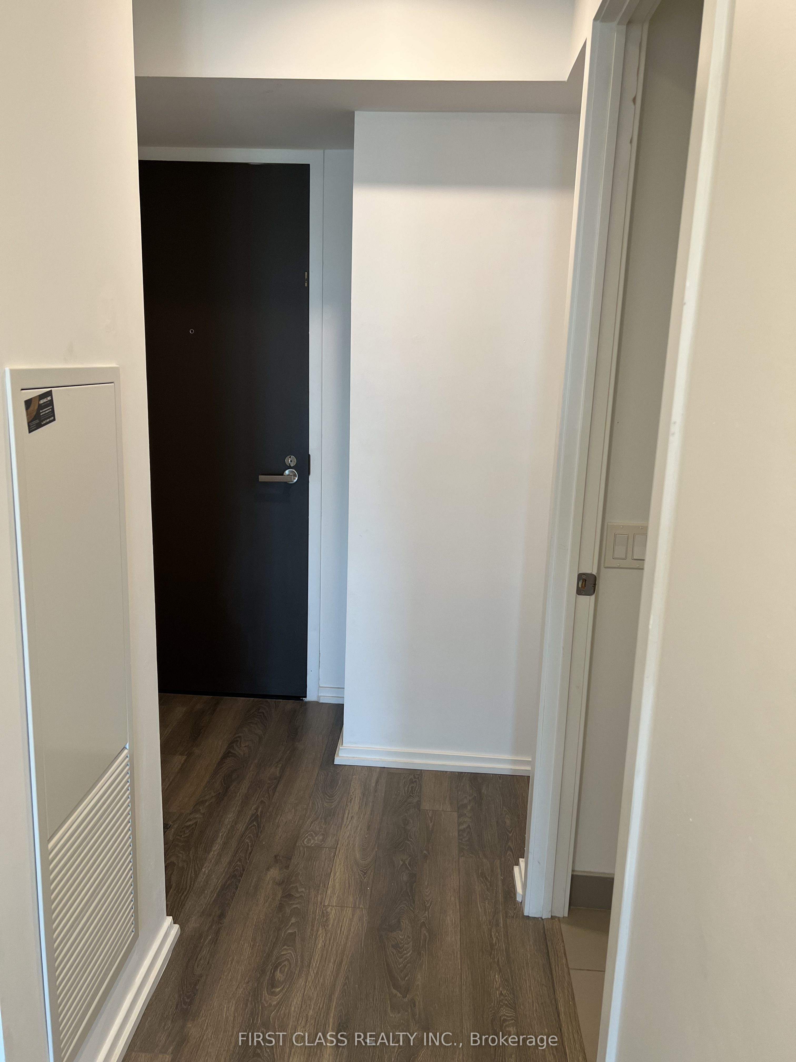 197 Yonge Street 3003, Toronto, ON M5B 0C1 photo 3