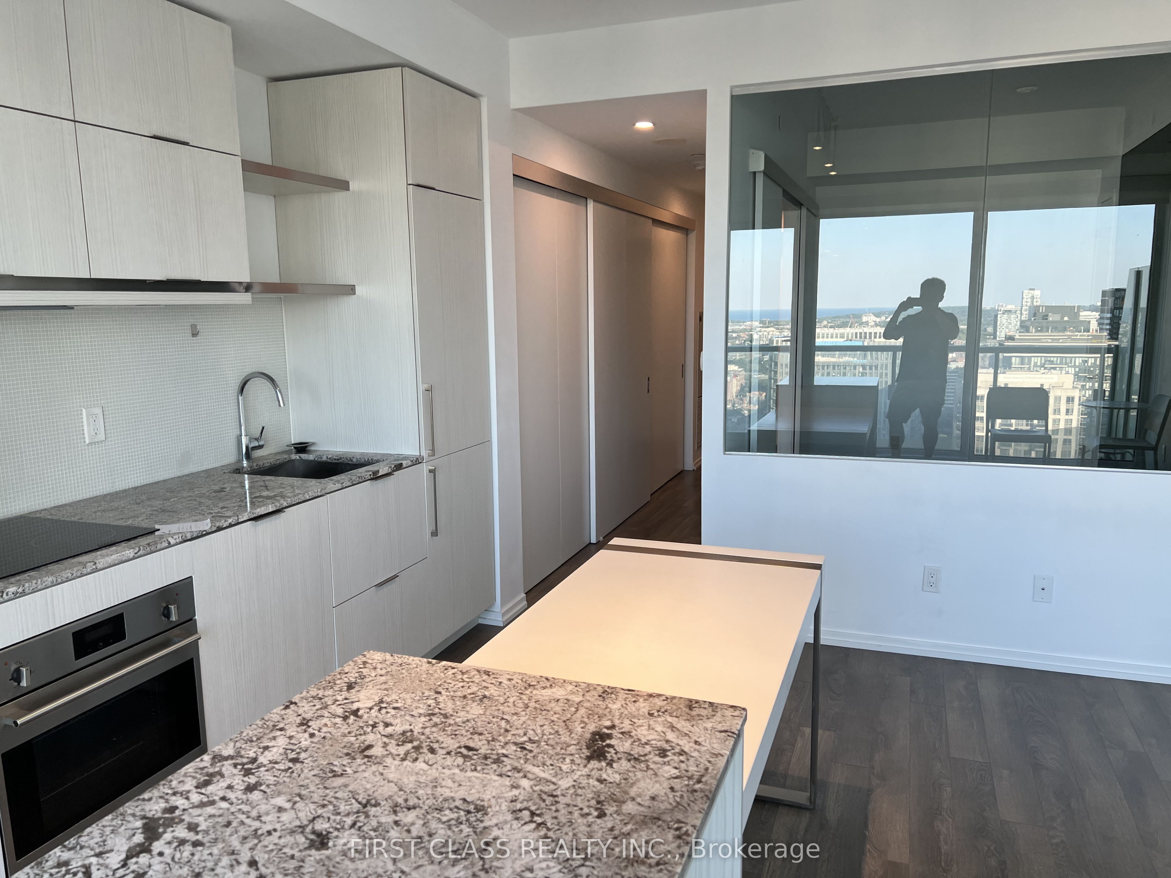 197 Yonge Street 3003, Toronto, ON M5B 0C1 photo 5