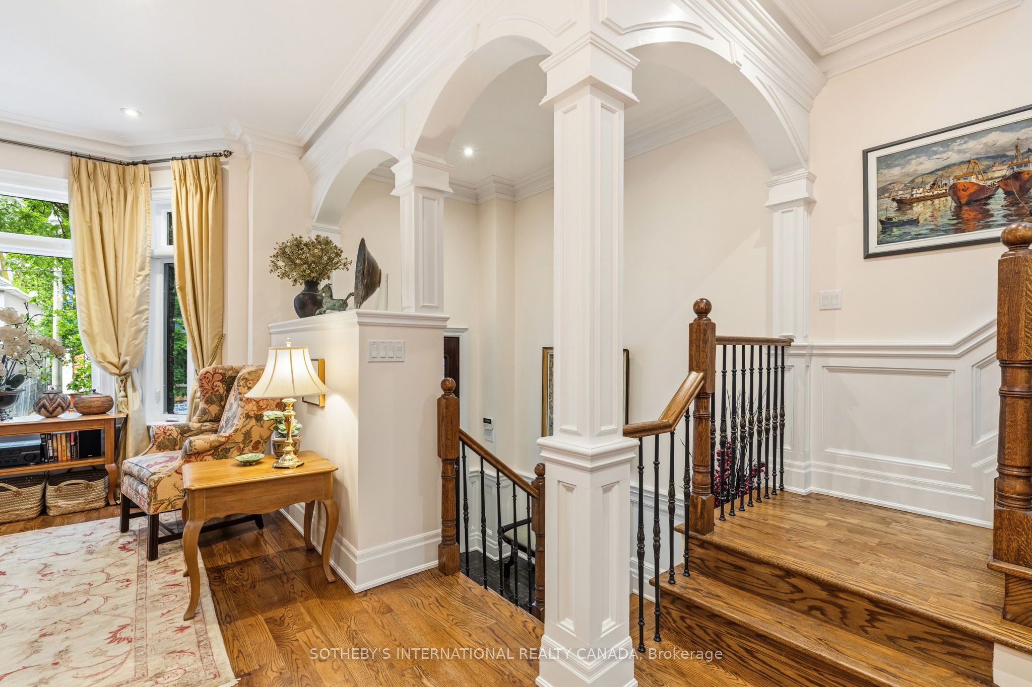 209 Douglas Avenue, Toronto, ON M5M 1G9 photo 5