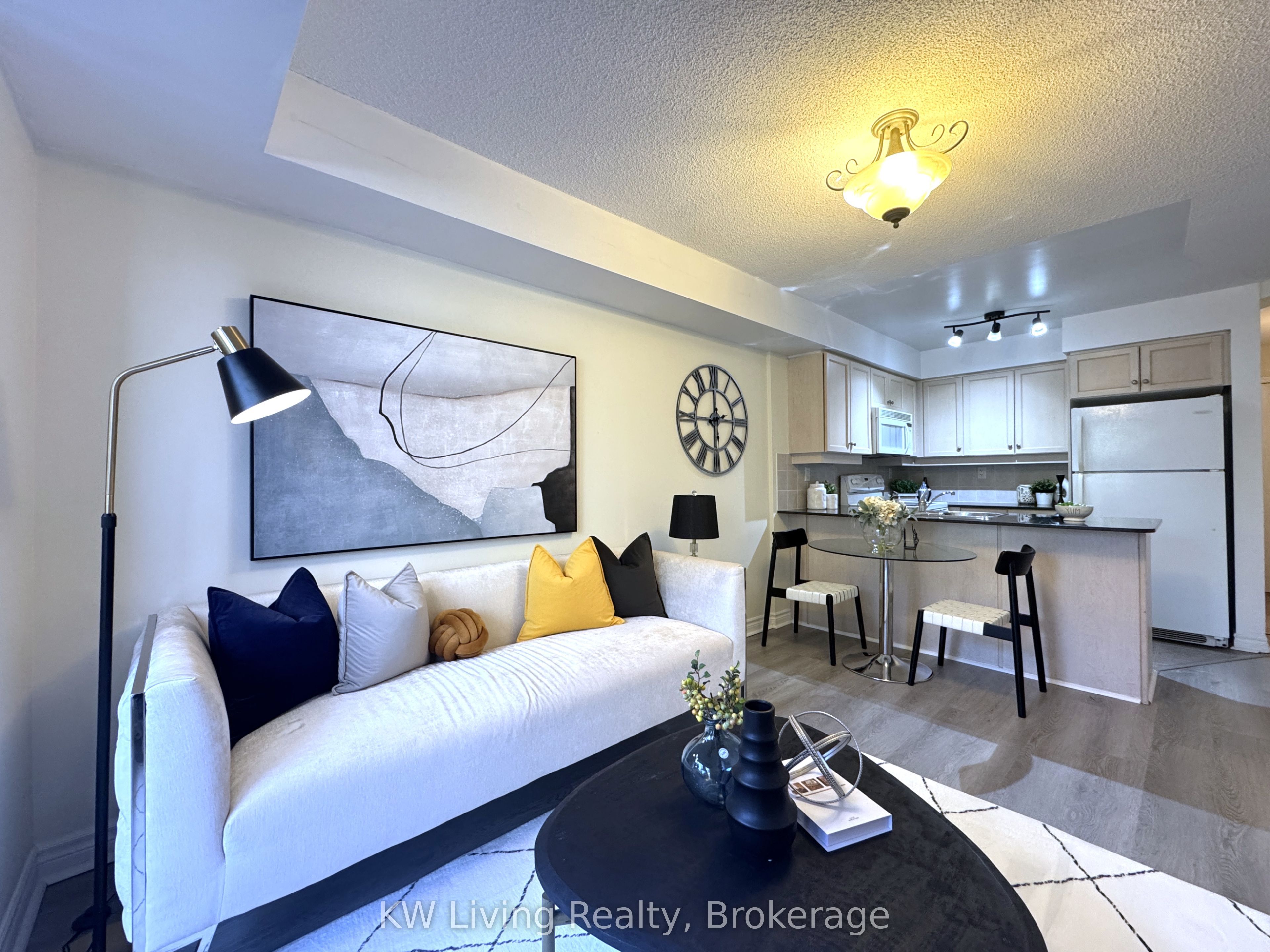 19 Barberry Place 204, Toronto, ON M2K 3E3 photo 2