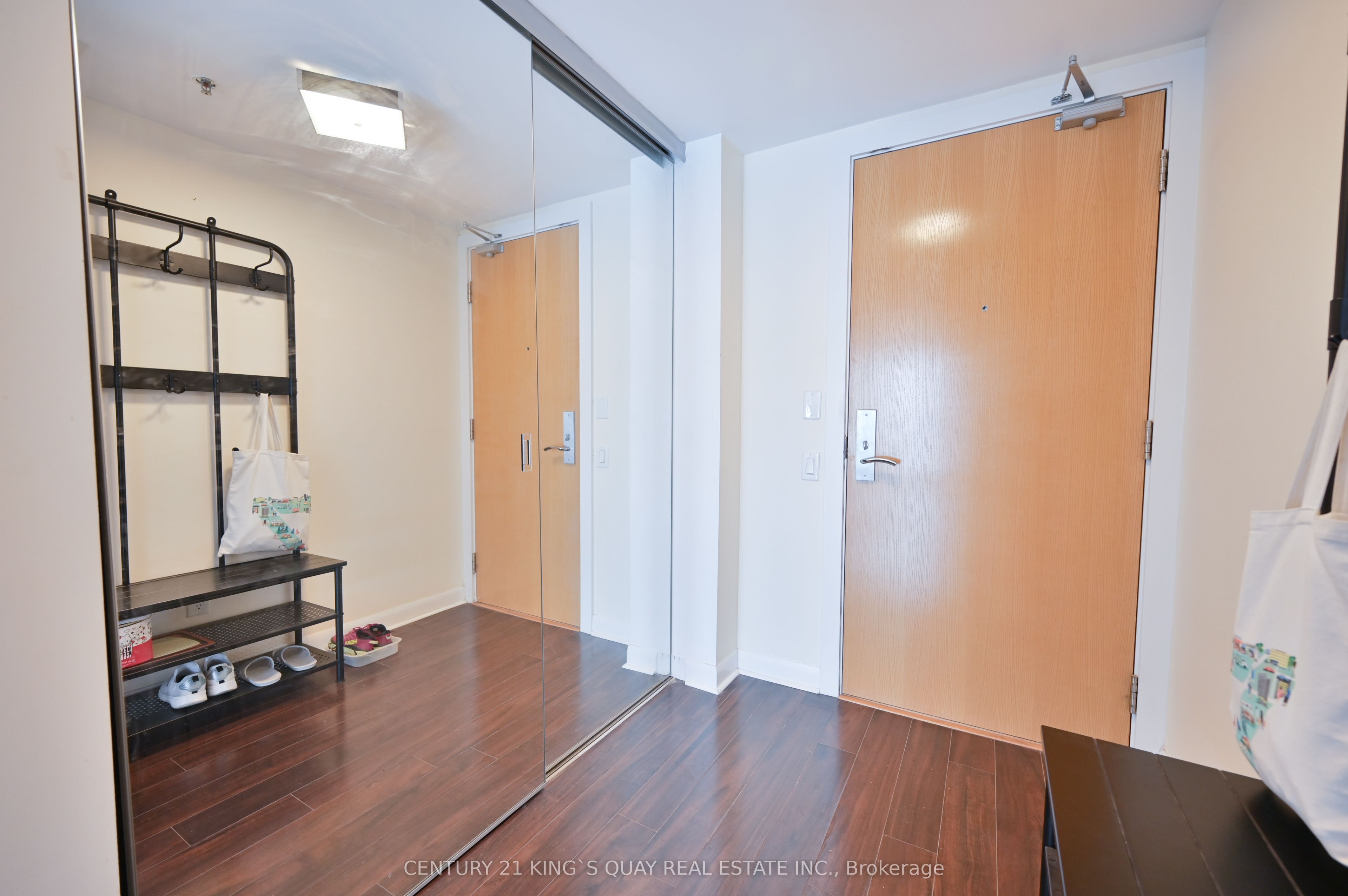 375 King Street W 2908, Toronto, ON M5V 1K1 photo 2