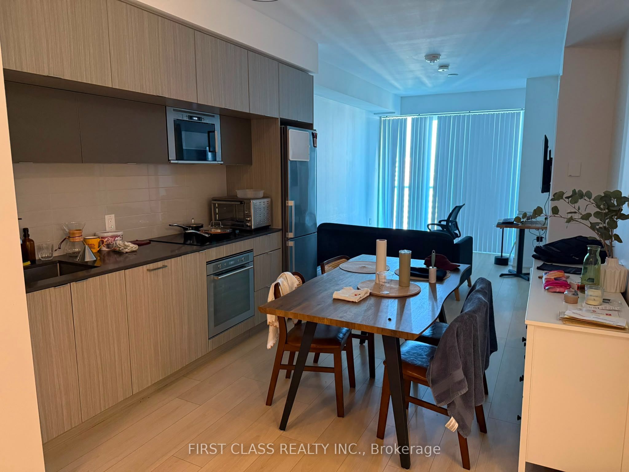 575 Bloor Street 2510, Toronto, ON M4W 0B2 photo 2