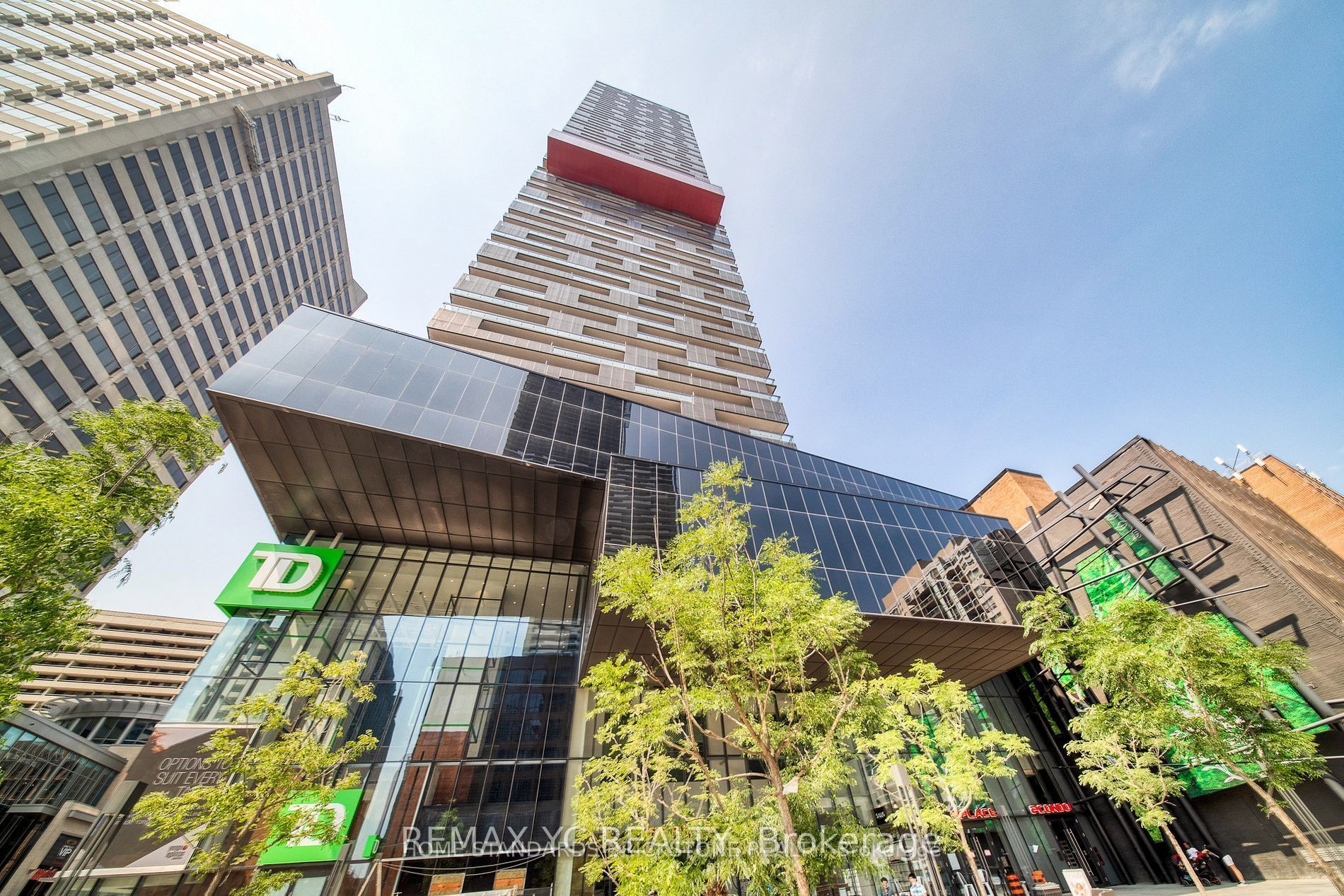 8 Eglinton Avenue E 5309, Toronto, ON M4P 1A6 photo 2