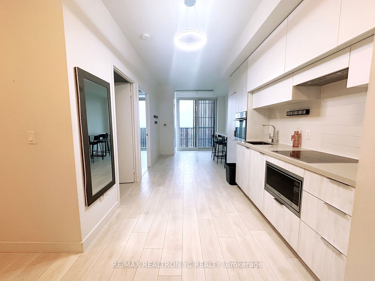 8 Eglinton Avenue E 5309, Toronto, ON M4P 1A6 photo 5