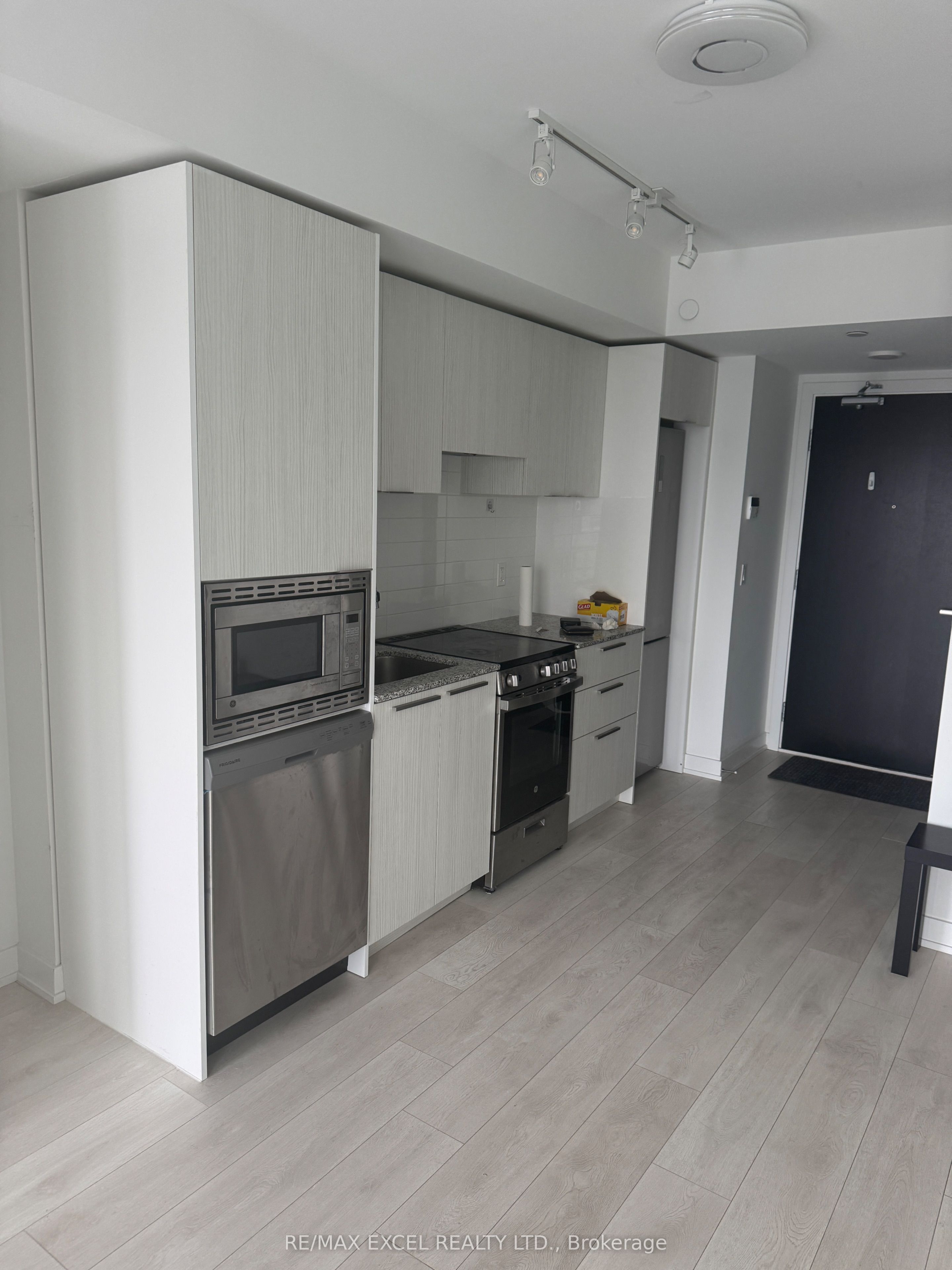 501 Yonge Street 3506, Toronto, ON M4Y 0G8 photo 2